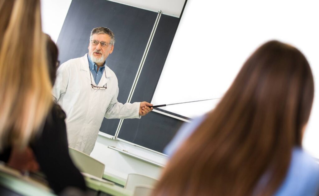 Le professeur comme clé de la réussite en sciences