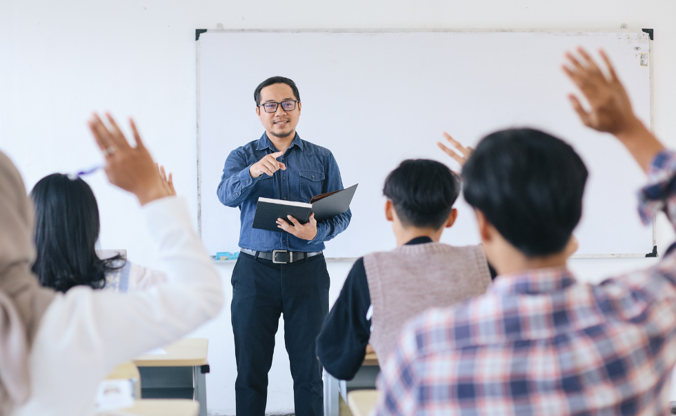 Les différentes formations et concours (internes ou non) pour devenir professeur